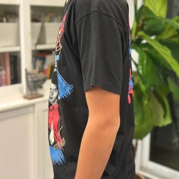 Vintage 1990s New Kids on the Block Concert Black Graphic T-Shirt w/ Band Print - Picture 4 of 5